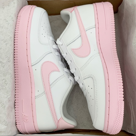 πΈ Nike Air Force 1 Shoes Sneakers PINK AF1 NWT - Picture 8 of 9